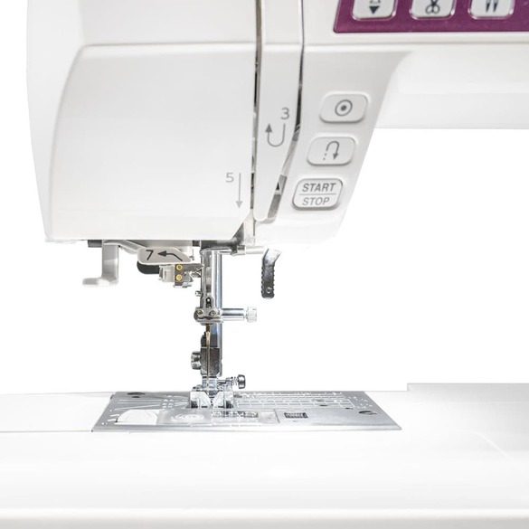 Computerized sewing Janome 5300QDC-G Machine