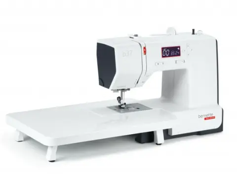 Intricate design capabilities Bernette 37 Sewing Machine