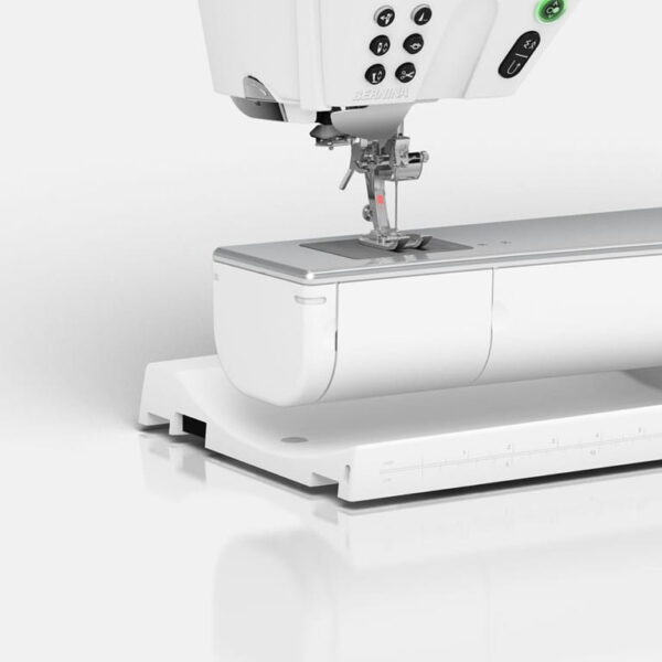 Achieve exceptional embroidery details with Bernina 880 PLUS Sewing Machine