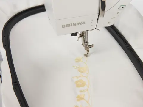 Advanced sewing and embroidery features in Bernina Series 7 Embroidery Module L with SDT