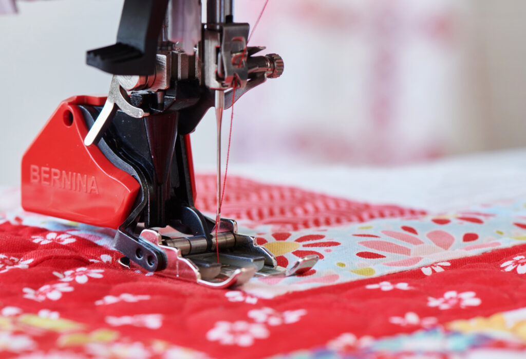 Seamless fabric handling with BERNINA 735 Patchwork Edition technology