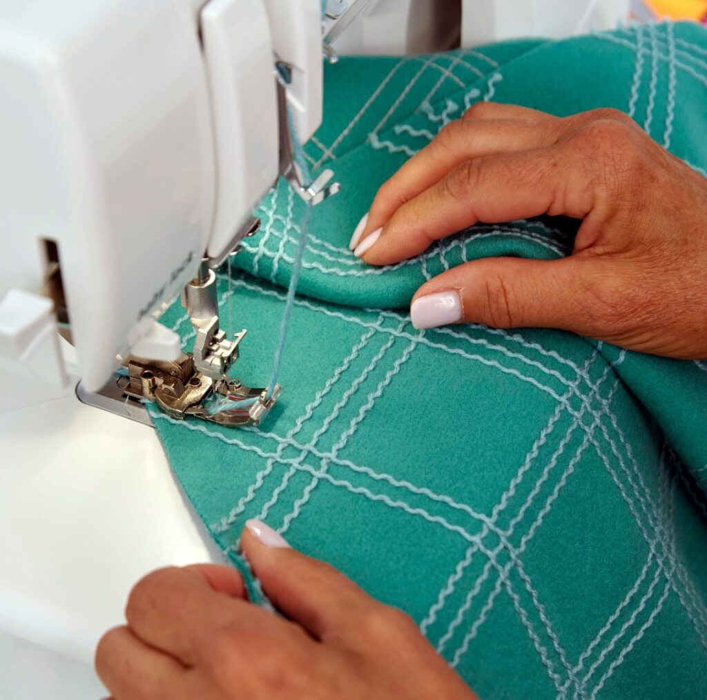 Buy Baby Lock Applaud Serger for professional results